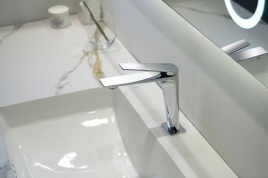 Смеситель для ванной комнаты